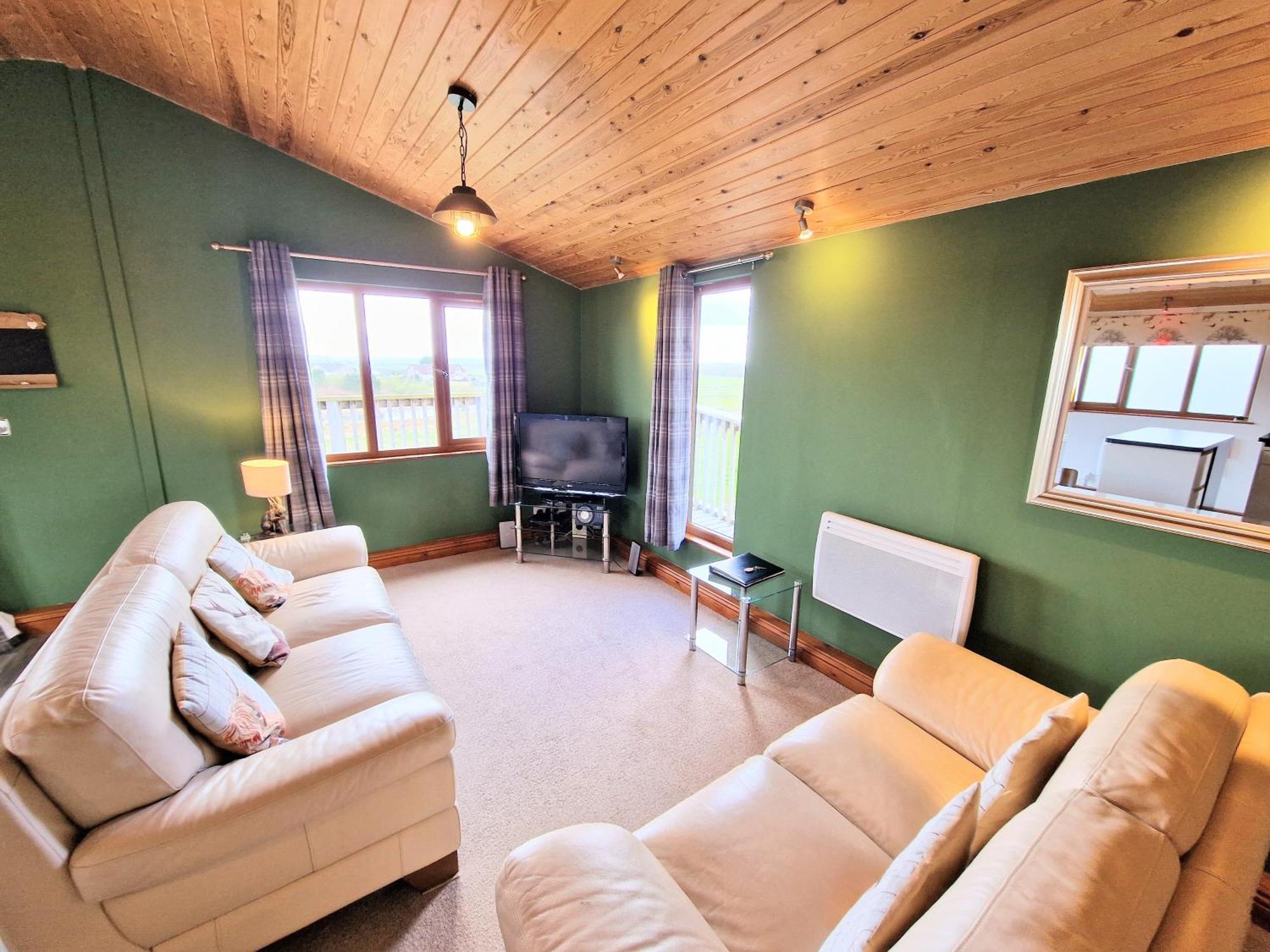 Ochil 8 With Private Hot Tub - Fife - Loch Leven - Lomond Hills Villa Kelty Exterior photo